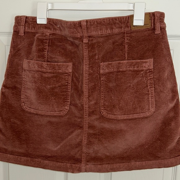 American Eagle Mauve Skirt - Picture 2 of 4